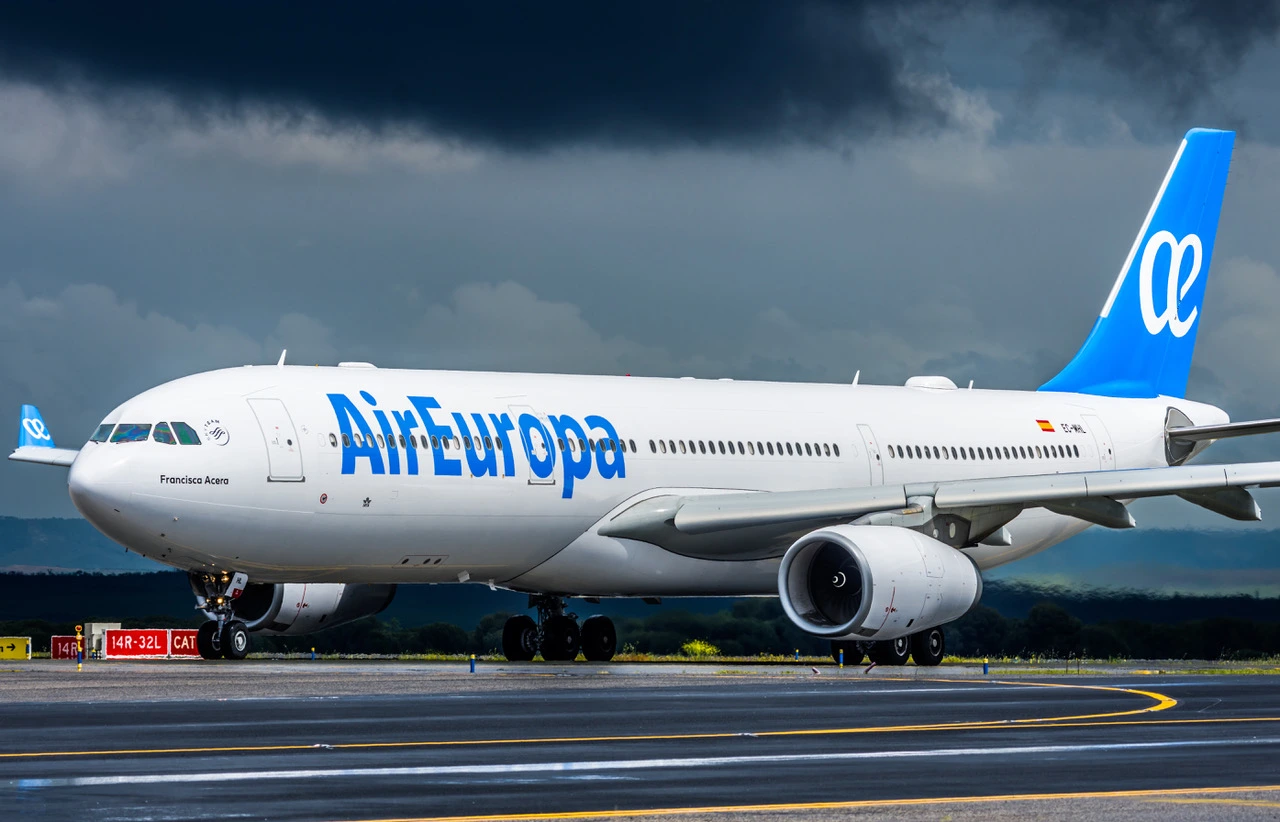 How can I contact Air Europa from Colombia?
