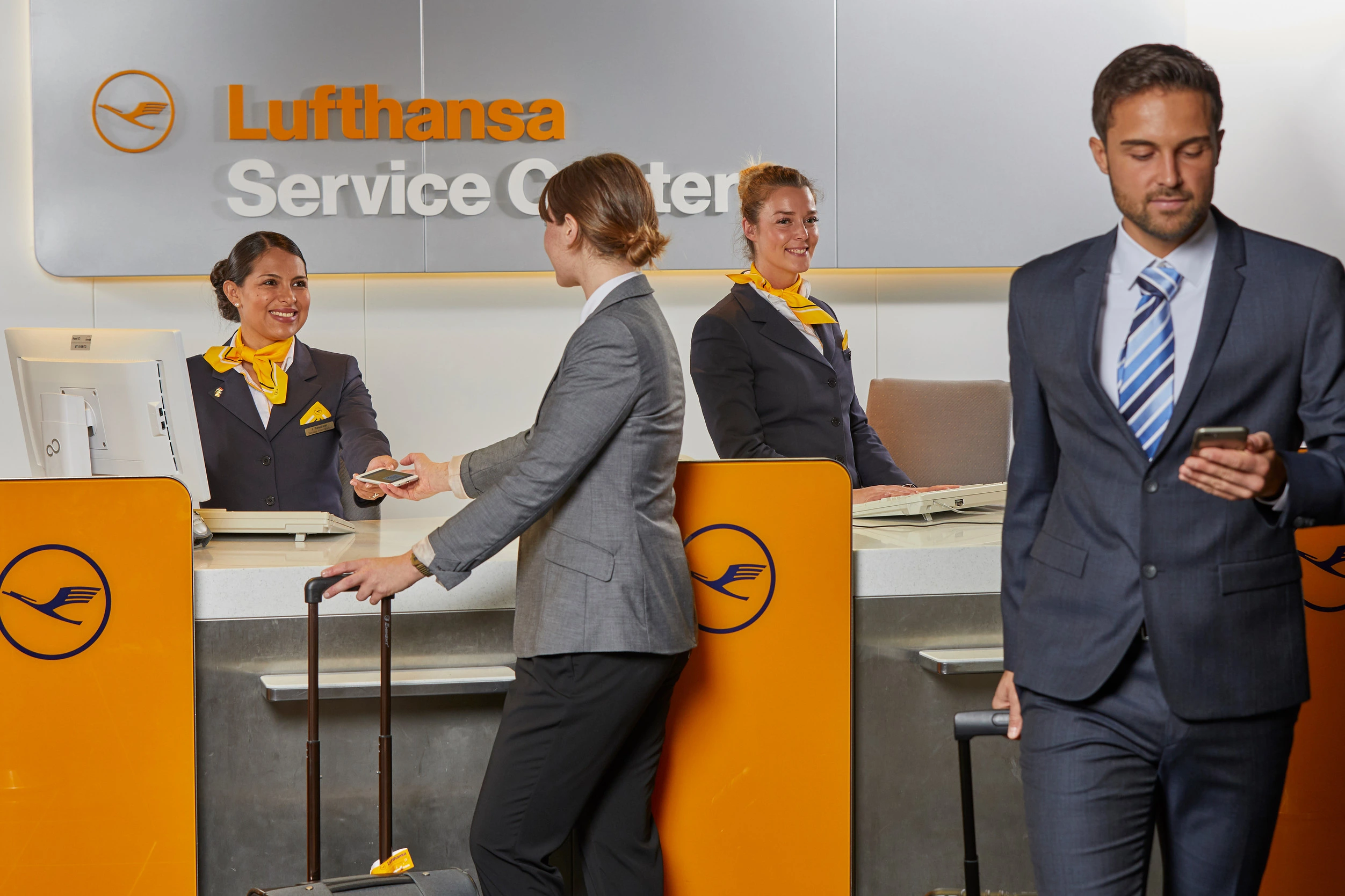 How do I contact Lufthansa Airlines customer service team?